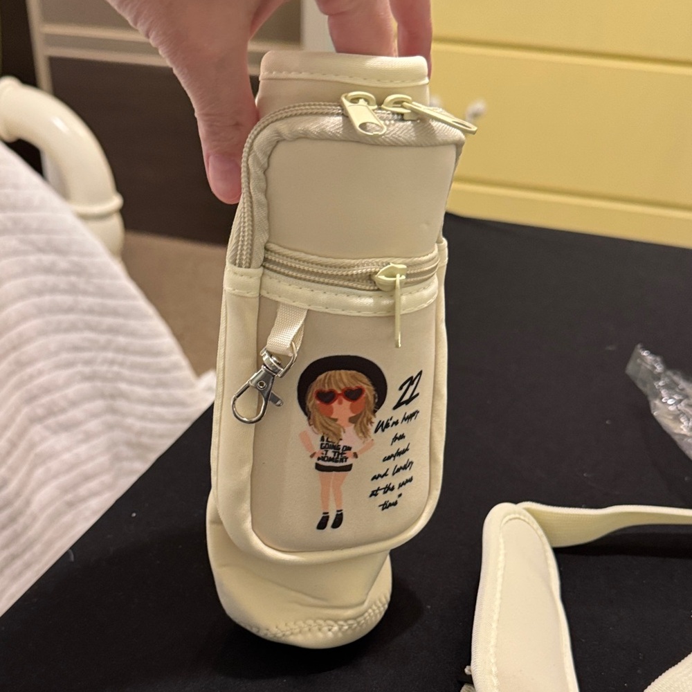 Taylor Swift Tumbler/Water Bottle Carrier Bag - Picture 4 of 6